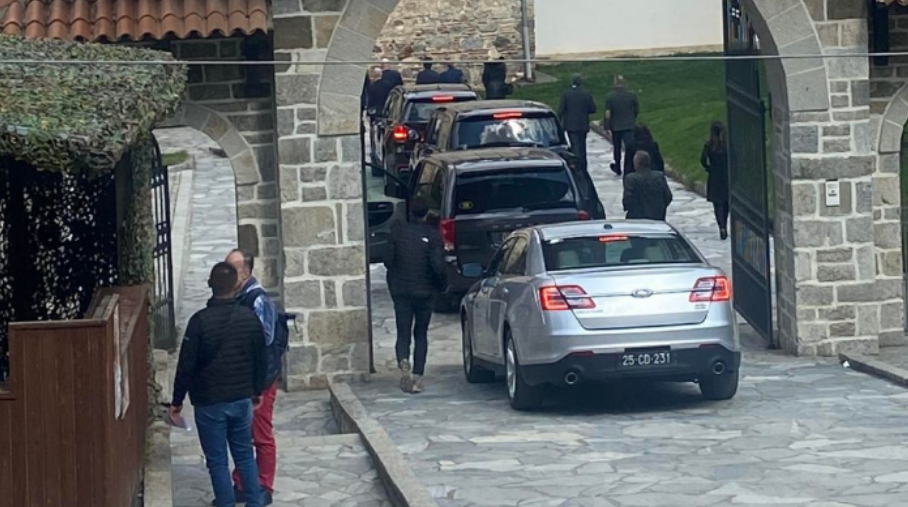 Escobar arrin në Manastirin e Deçanit - Insajderi