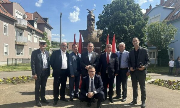 Busti i Skënderbeut vendoset në Hungari