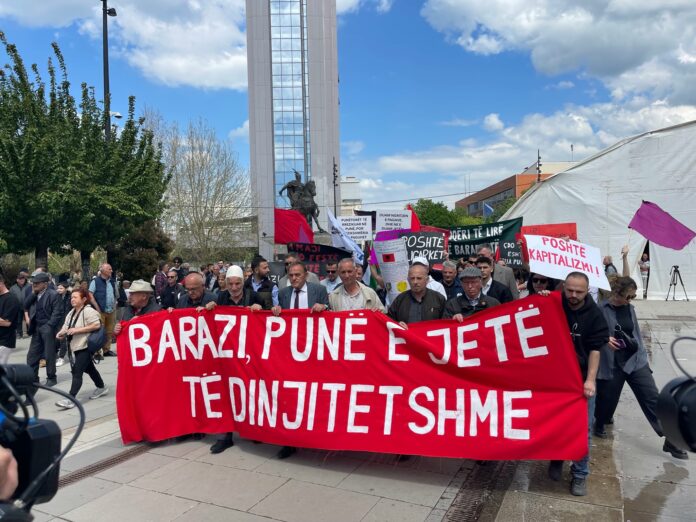 Protestë për 1 Maj  U ngrit zëri kundër padrejtësive ndaj punëtorëve